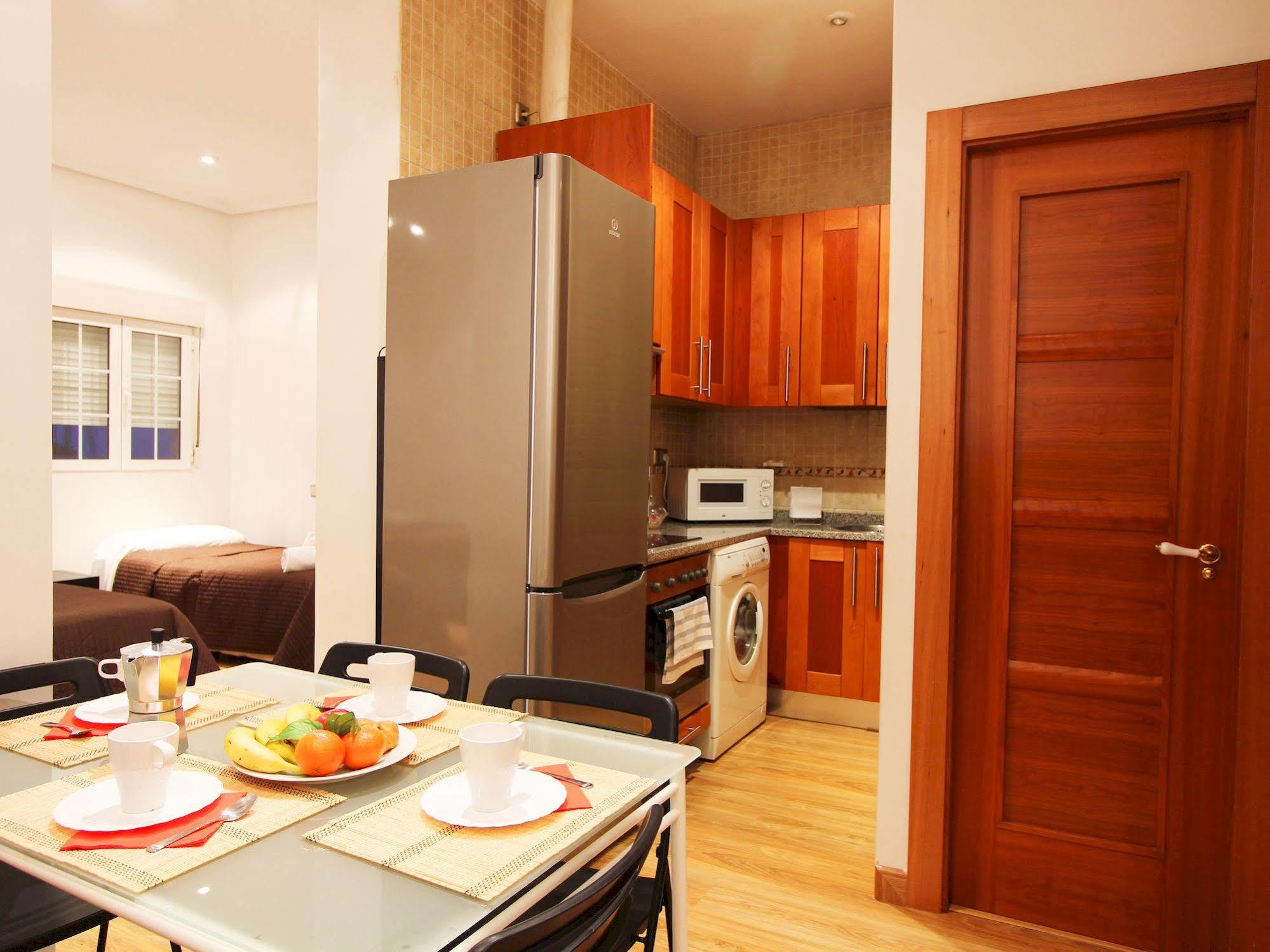 Apartamentos Good Stay Prado Мадрид Экстерьер фото