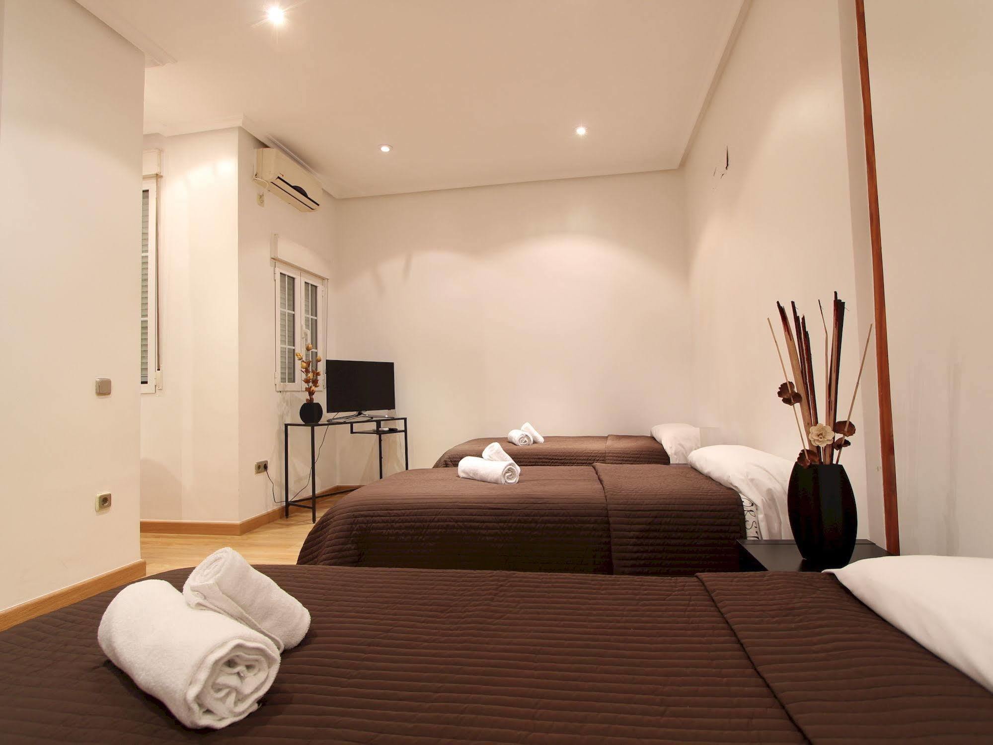 Apartamentos Good Stay Prado Мадрид Экстерьер фото